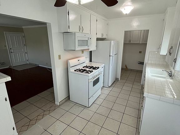 3rd image of 10226 England Ave APT 1