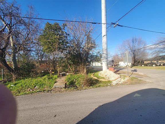3rd image of 339 Pennsylvania St