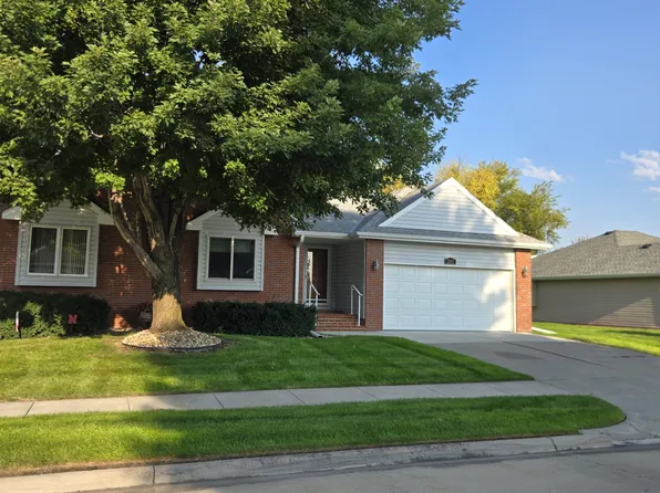 2853 Belvedere Ave, Fremont, NE 68025