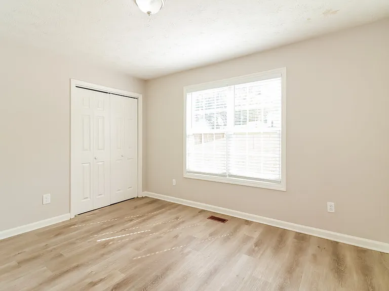 909 N Lassetter Cir — Photo 13