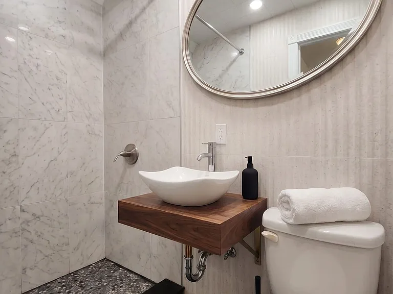 17 Van Buren St #1R — Photo 9