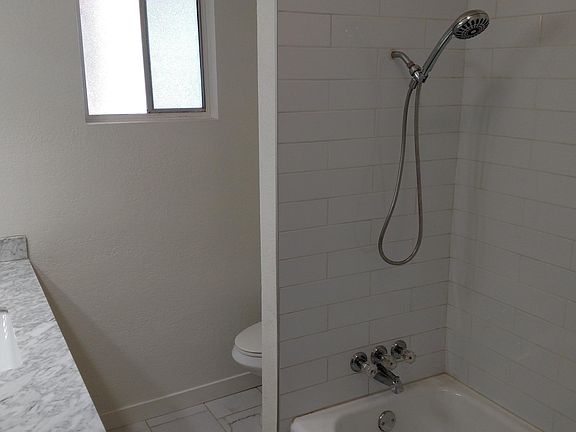 4th image of 1731 E Sheridan St