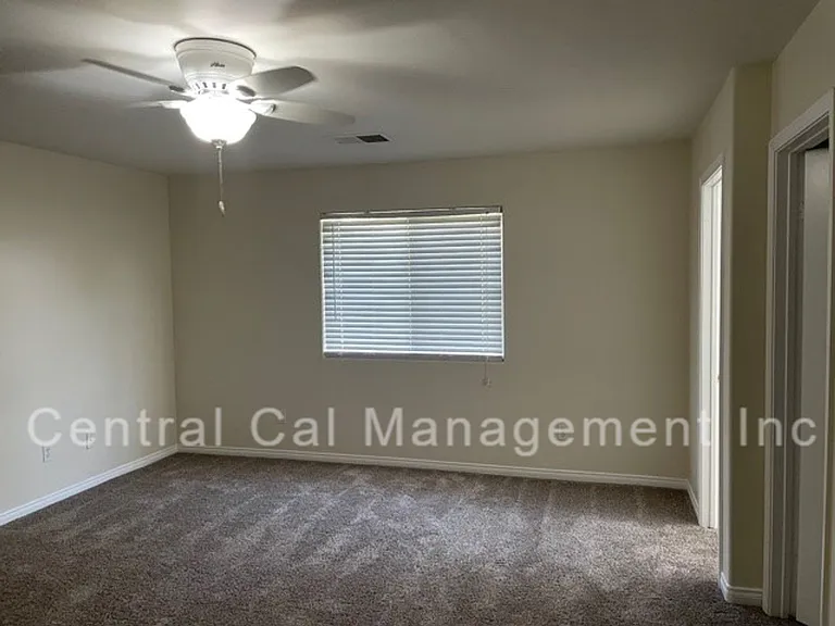 11902 Cedar Bluff Ave — Photo 18