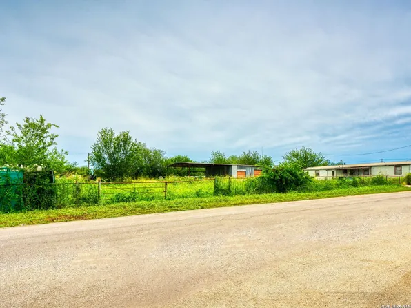 1507 Jourdanton Ave LOT 5, Jourdanton, TX 78026
