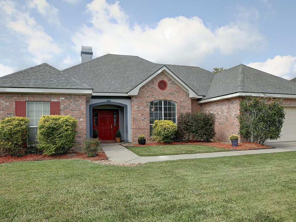 1st image of 204 Foxworth Dr