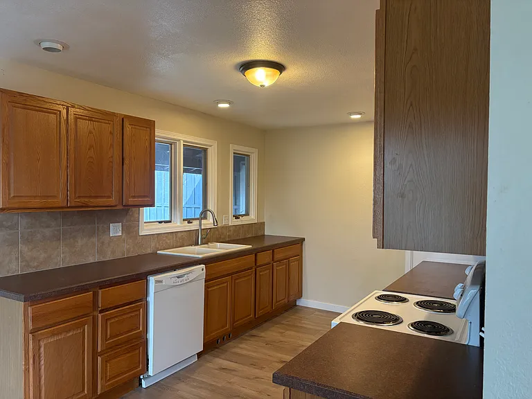 1415 Hollins Ave — Photo 22