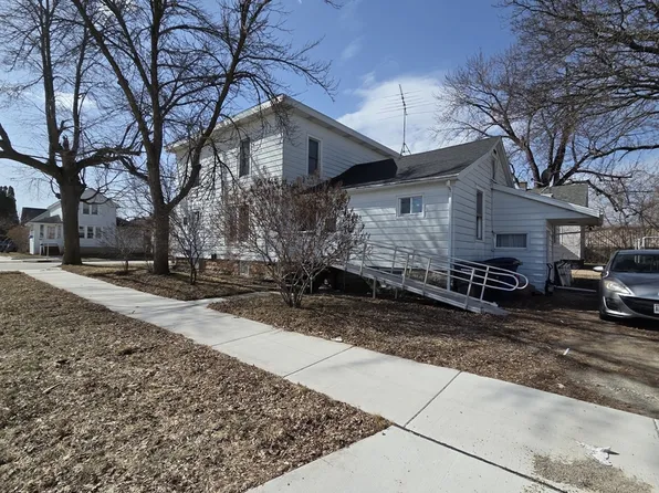 502 W 6th Ave #A, Oshkosh, WI 54902