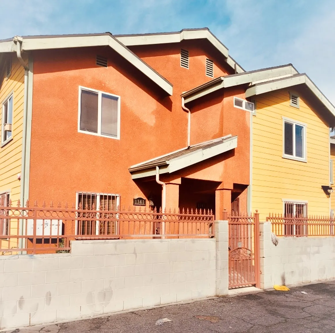 3 bed, 2.5 bath, 1356 sqft, $3,400 — Photo 2