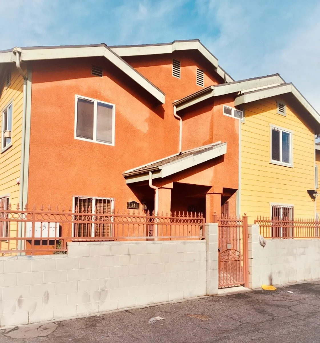 Building Photo - 1343 E Adams Blvd