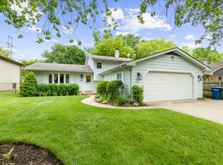 815 Jenkisson Ave, Lake Bluff, IL 60044