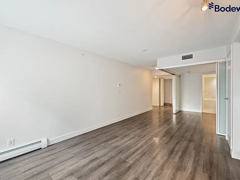 1283 Howe St — Photo 26