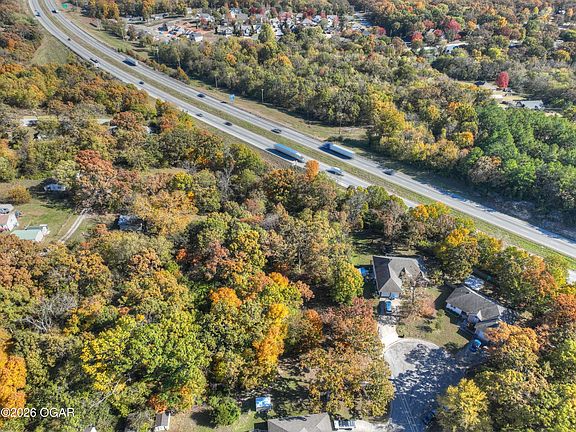 5th image of E Stoneridge Dr