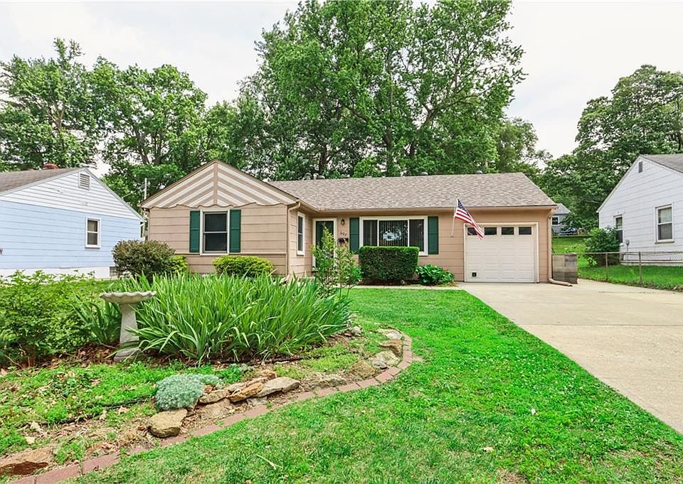 1st image of 607 NE 67th Pl