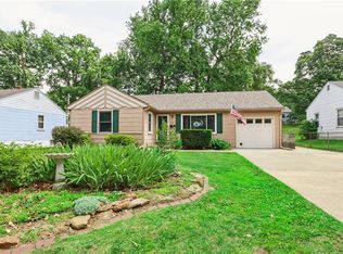 607 NE 67th Pl, Gladstone, MO 64118