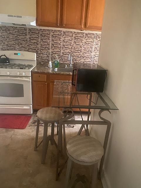 2nd image of 1366 Seward Ave Unit 7