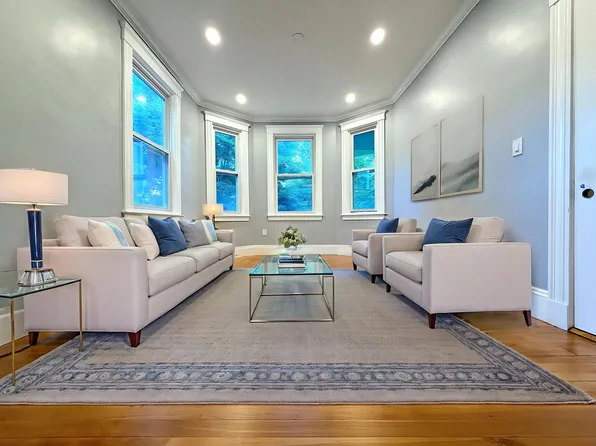 79 Bartlett Ave #79, Arlington, MA 02476