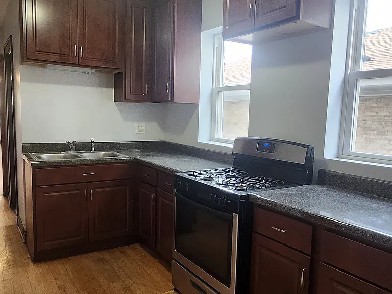 4854 W Potomac Ave #1 — Photo 8