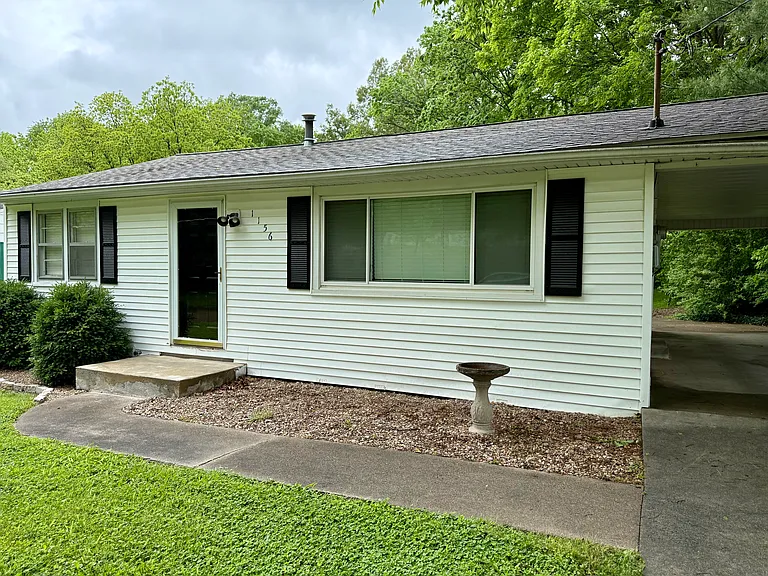 1156 Royal Dr — Photo 2