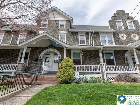 132 S 4th St, Perkasie, PA 18944