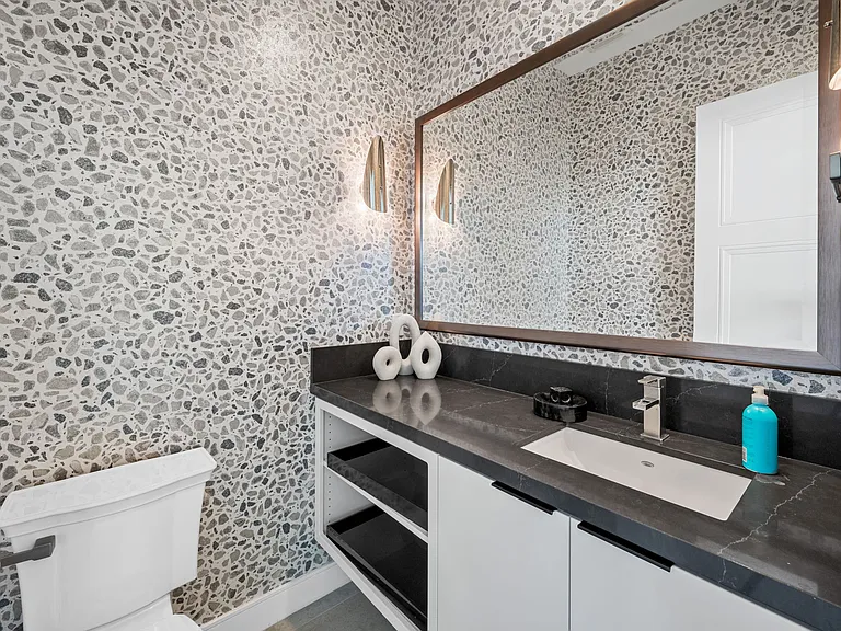 422 Fountain Dr — Photo 32