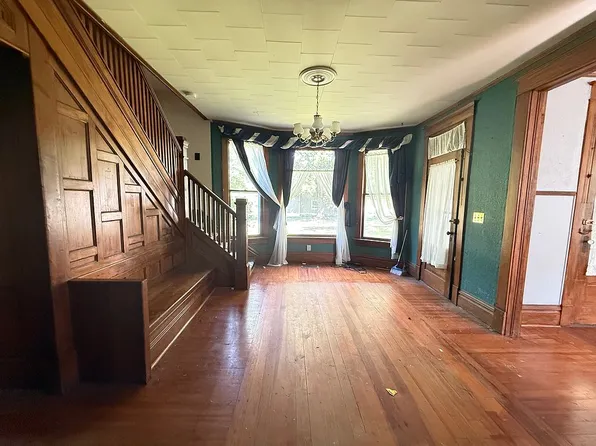 402 S Jefferson St, Pine Village, IN 47975