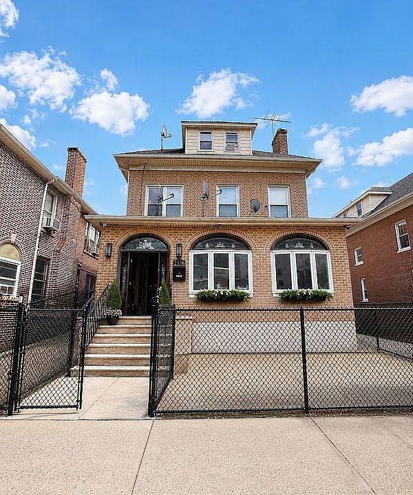 1st image of 2536 Davidson Ave #1F