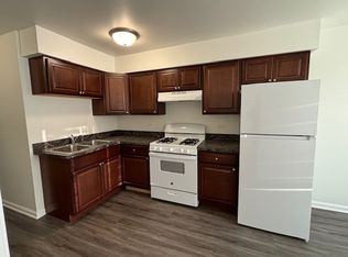 3 N Walter Dr #13958, Crestwood, IL 60418