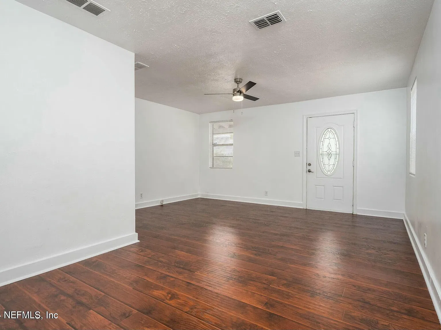 2 bed, 1.0 bath, 910 sqft, $1,250 — Photo 4
