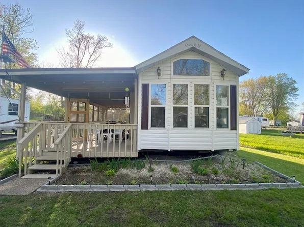 24/239 Woodhaven Dr E, Sublette, IL 61367