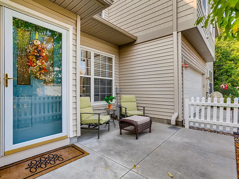 2027 Blue Sage Ln E — Photo 3