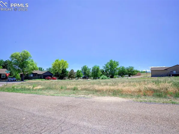 849 S Dogwood Dr, Pueblo West, CO 81007