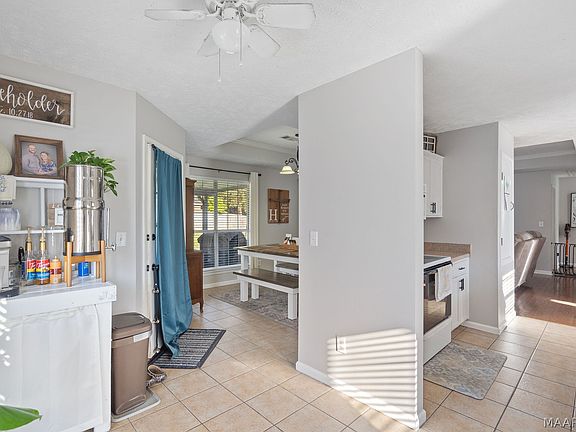 2nd image of 87 Meadow Oaks Ct