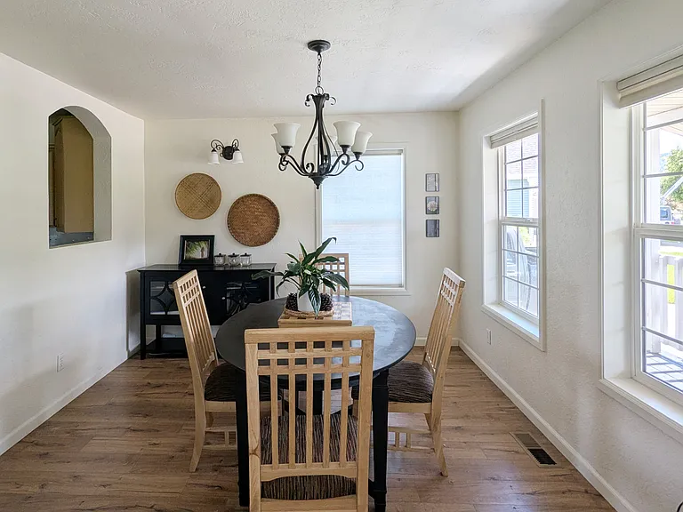 131 Rimrock Ct — Photo 3