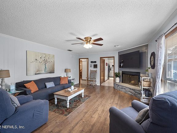 4th image of 3961 Hill Terrace Dr