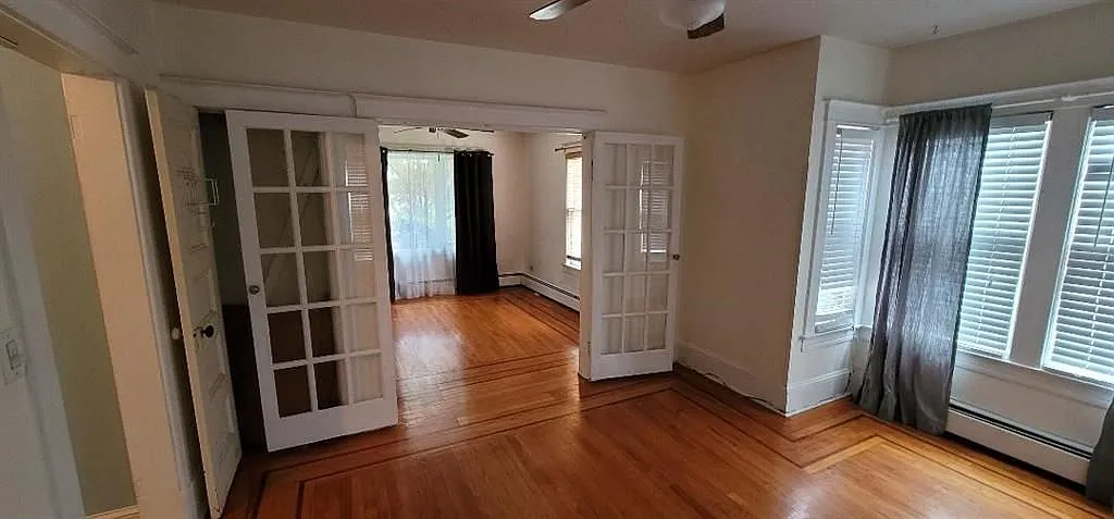 1 bed, 1.0 bath, 752 sqft, $2,400 — Photo 2