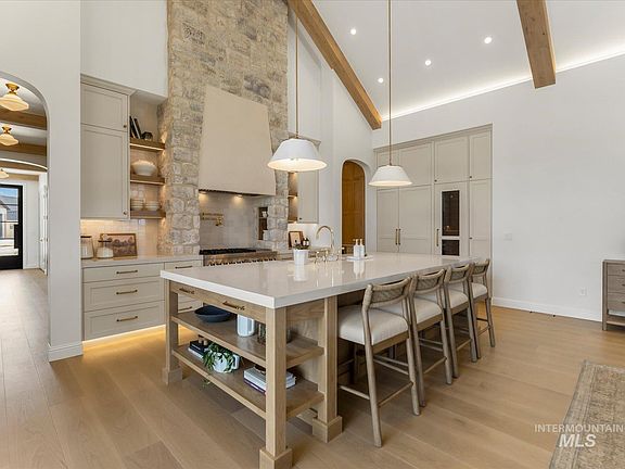 5th image of 2379 N Annadale Pl
