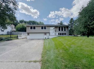 100 Canterbury Ct, Waunakee, WI 53597