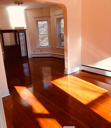 5th image of 3244 W Belle Plaine Ave APT 2
