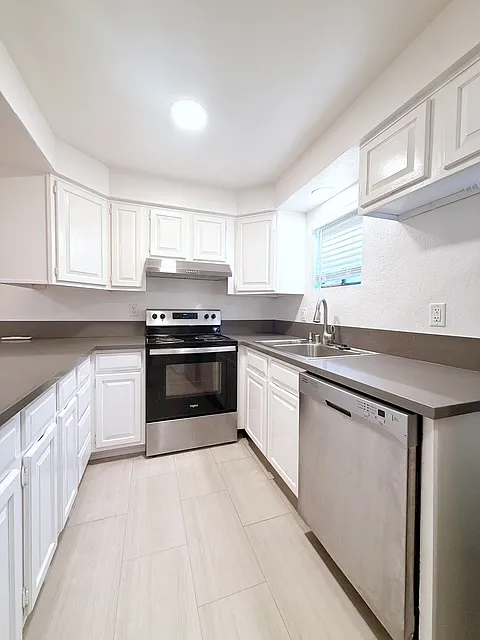 2 bed, 850 sqft, $1,800 — Photo 4