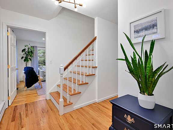 2nd image of 117 Settlers Farm Road