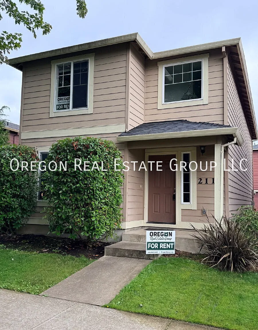 Super Clean 3 Bedroom Home in Newberg! — Photo 1