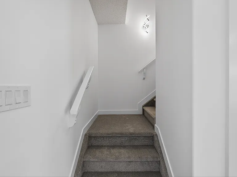 516 Black Stone Blvd — Photo 16