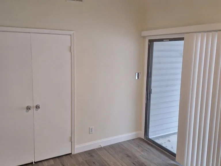 5016 Casa Del Rey Dr — Photo 3