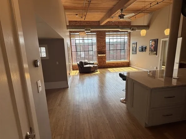 491 Dutton St Unit 504, Lowell, MA 01854
