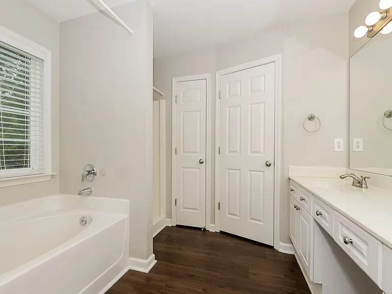 2214 Cardiff Ln — Photo 12