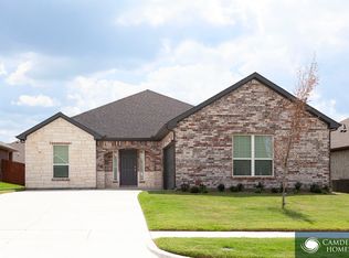 206 Hitching Post Rd, Red Oak, TX 75154