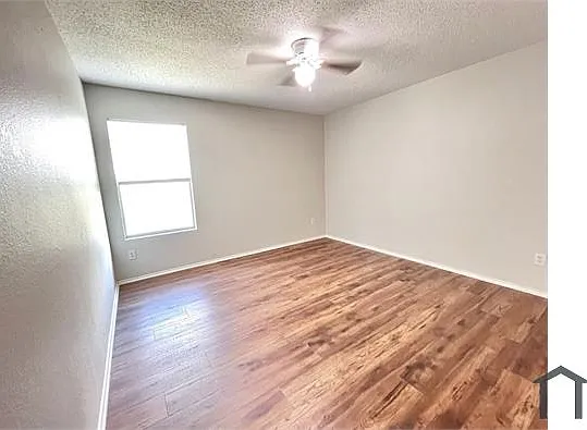 1435 Foxwood Ln — Photo 15