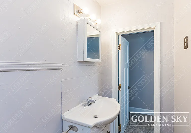 230 Kinsey St #2 — Photo 11