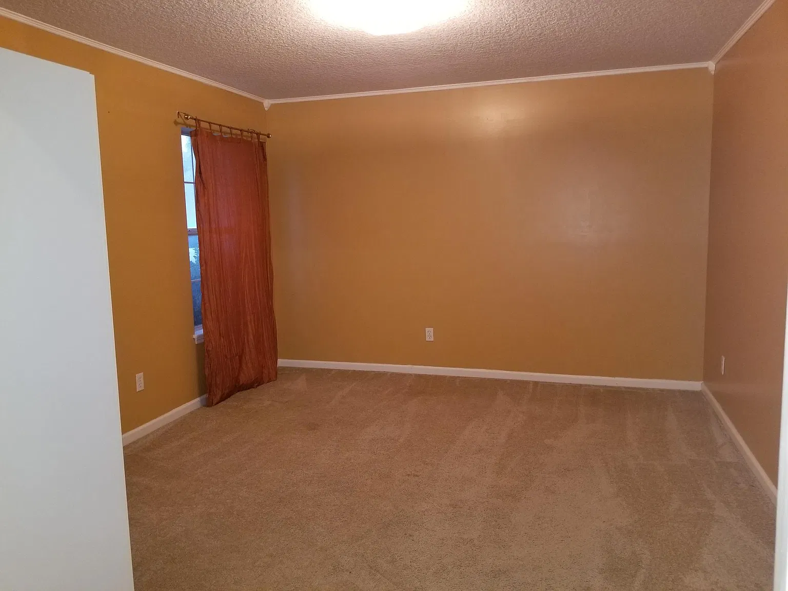 4 bed, 2806 sqft, $2,150 — Photo 4