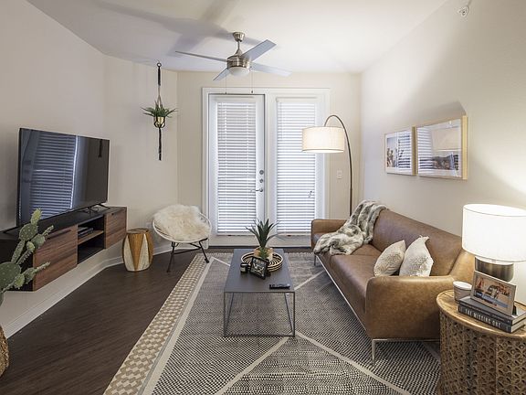 2nd image of 15480 Dallas Pkwy #13003